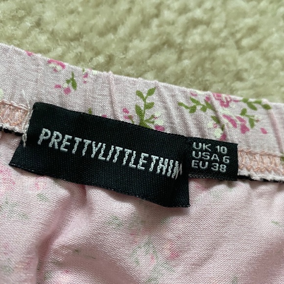 PrettyLittleThing Floral Skirt - Picture 5 of 5